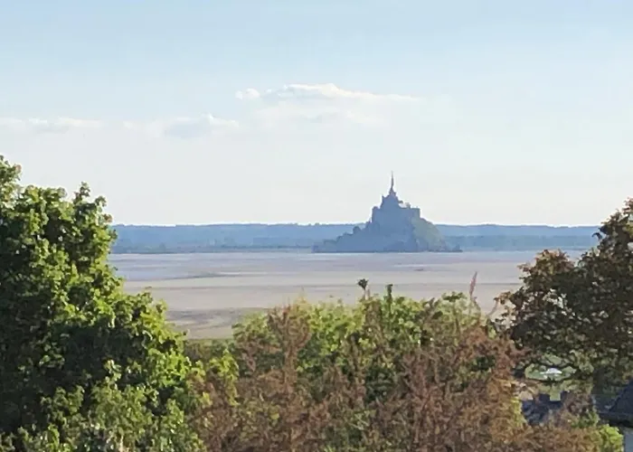 فيلة Prieure Saint Leonard, Xieme Siecle, Baie Du Mont Saint Michel Vains